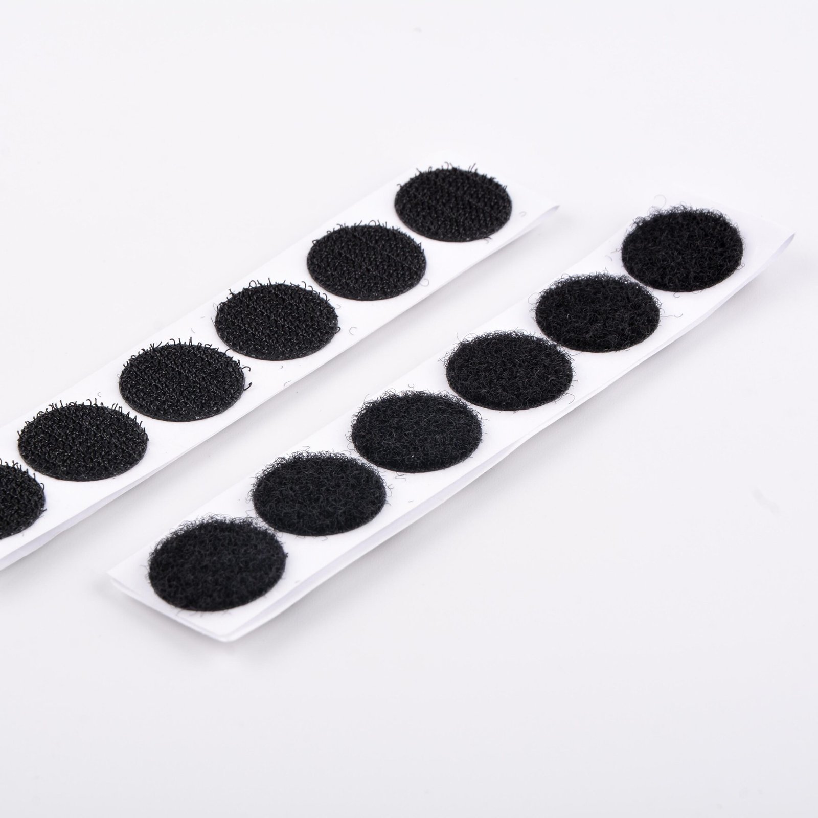 Round Hook Loop Fastener Dot HL5 - real product photo